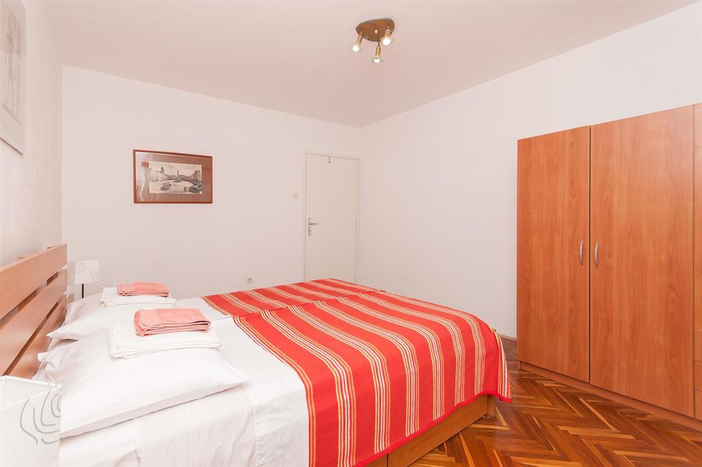 Apartments Milka Vodice Exterior foto